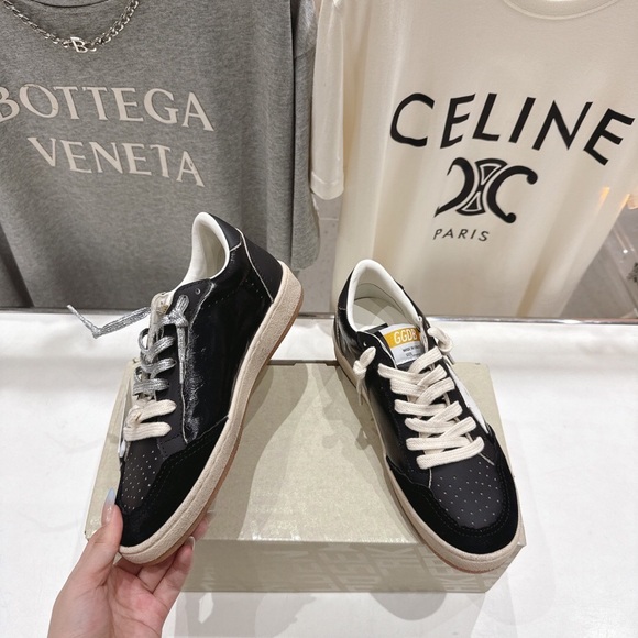 Golden Goose Black and White Sneakers - Picture 4 of 7